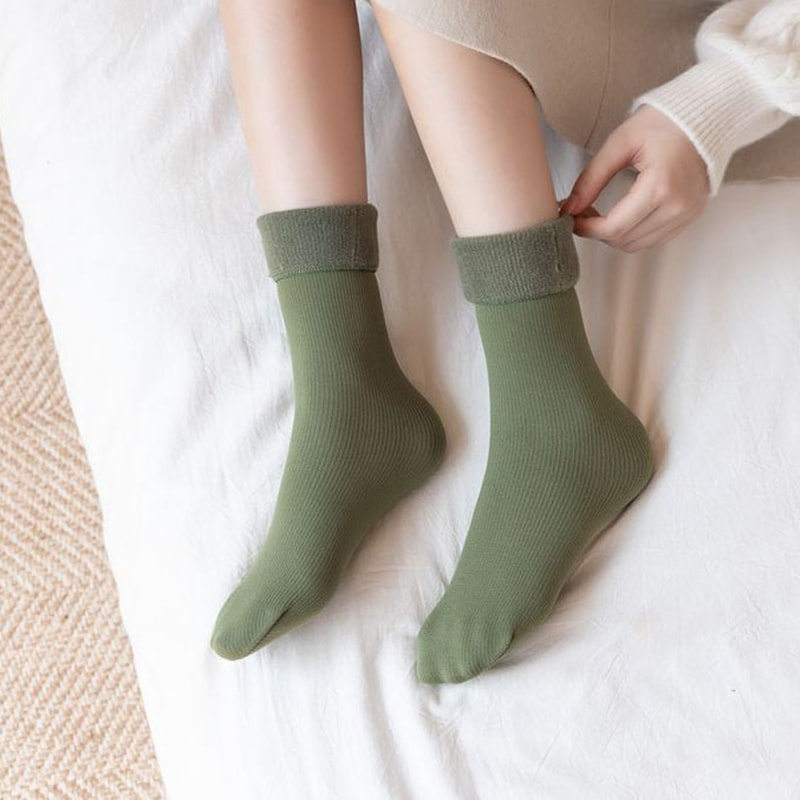 Sokker til børn, mellemsål, efterår og vinter lodrette striber, imiteret cashmere sne sokker, mænds og kvinders tykke fløjl, anti -slip og varme gulvsokker Sokker til børn, mellemsål, efterår og vinter lodrette striber, imiteret cashmere sne sokker, mænds og kvinders tykke fløjl, anti -slip og varme gulvsokker