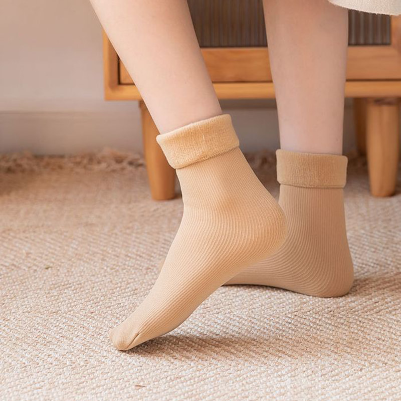 Sokker til børn, mellemsål, efterår og vinter lodrette striber, imiteret cashmere sne sokker, mænds og kvinders tykke fløjl, anti -slip og varme gulvsokker Sokker til børn, mellemsål, efterår og vinter lodrette striber, imiteret cashmere sne sokker, mænds og kvinders tykke fløjl, anti -slip og varme gulvsokker